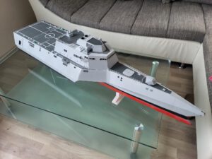 Independence class LCS